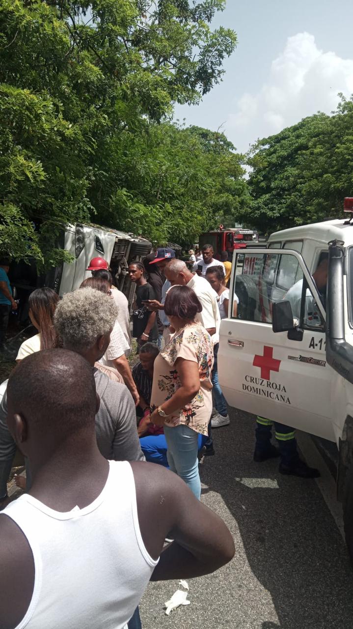 Sistema 911 coordina asistencia ante accidente de tránsito con múltiples atrapados en Villa Altagracia