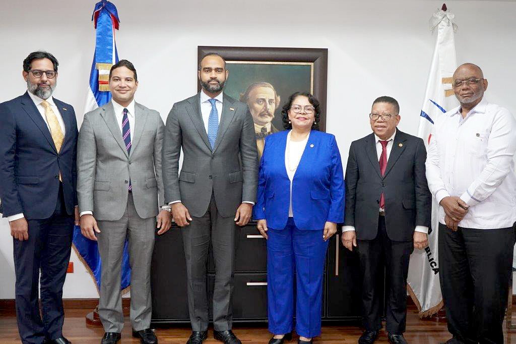 Presidente del Consejo Nacional de Drogas elogia trayectoria de la presidenta de la Cámara de Cuentas