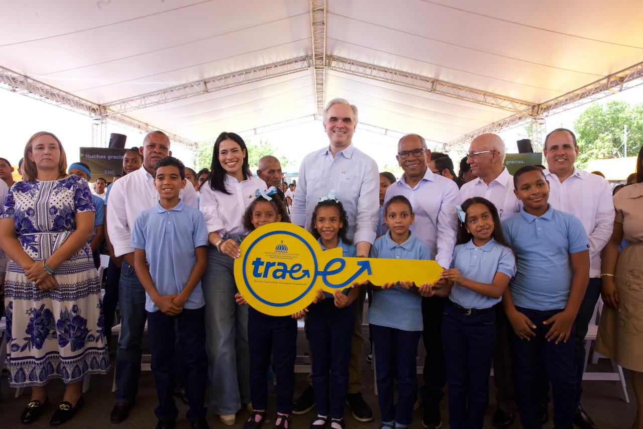 TRAE llega a Montecristi para garantizar equidad, seguridad y acceso a más de 14 mil estudiantes