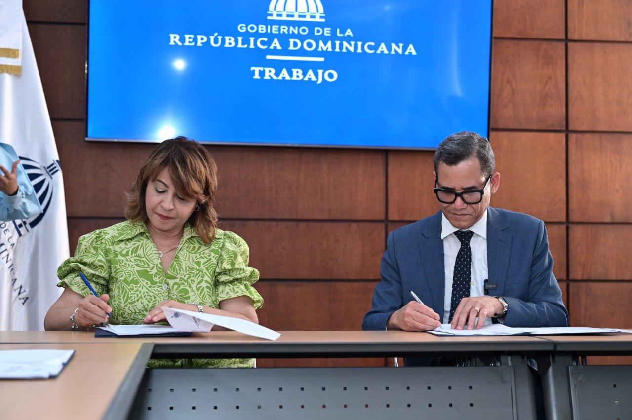 Ministerio de Trabajo y sector privado formalizan acuerdo para fomentar inserción laboral de personas en situación de vulnerabilidad