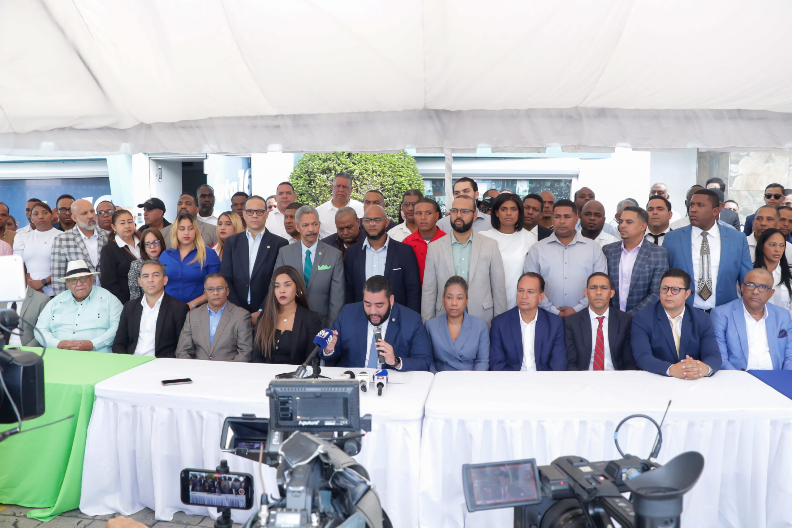 País Posible defiende a Milton Morrison de campaña de difamación tras rechazar sobornos millonarios