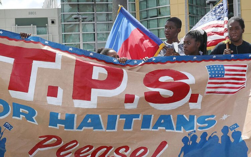 Juez bloquea intento de Trump de eliminar protección legal para haitianos con TPS
