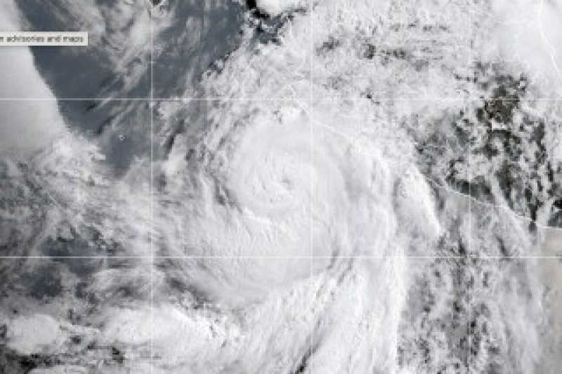Huracán Flossie alcanza categoría 3 frente a las costas del Pacífico mexicano