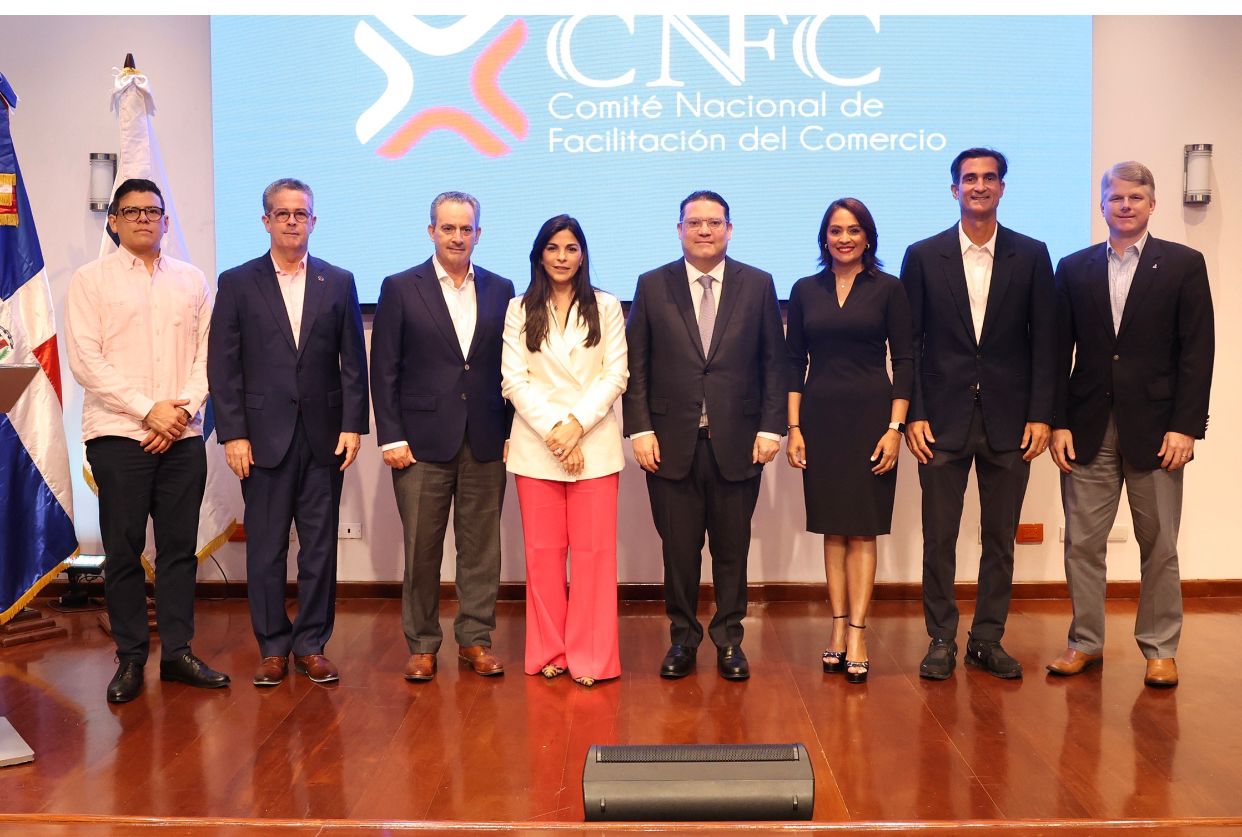 Francesca Rainieri, presidenta de Amchamdr, resalta cambios en Aduanas bajo el liderazgo de Yayo
