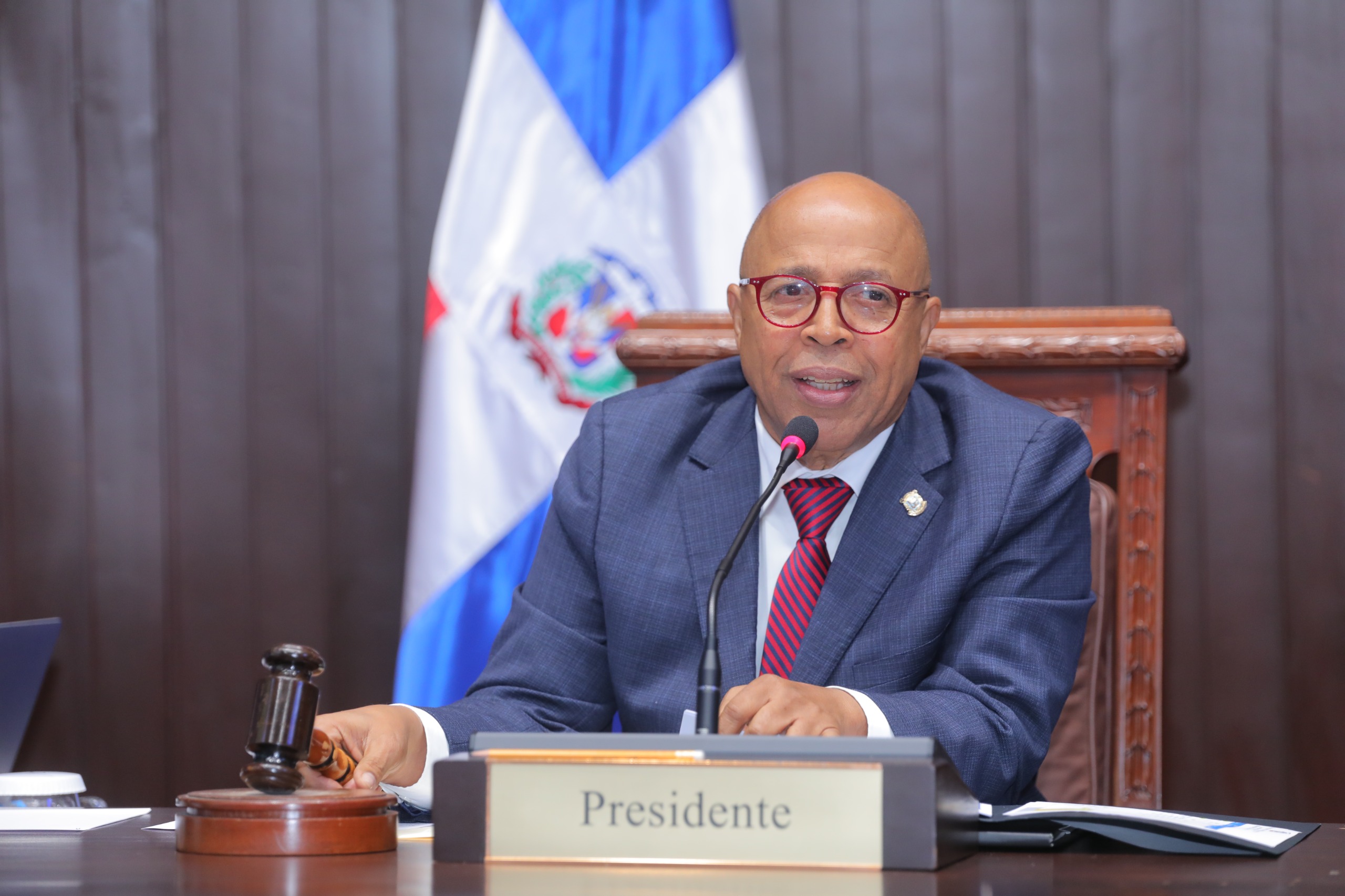 Diputados aprueban en segunda lectura proyecto sobre pasantías de médicos recién graduados