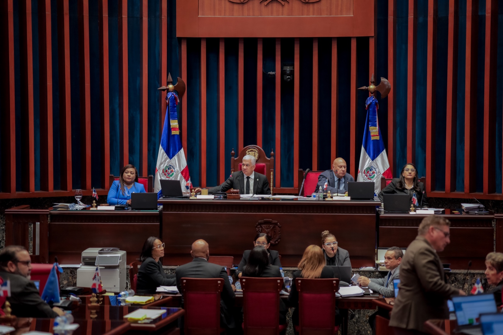 Senado aprueba en primera lectura con modificaciones, el Proyecto de Ley de Contrataciones Públicas