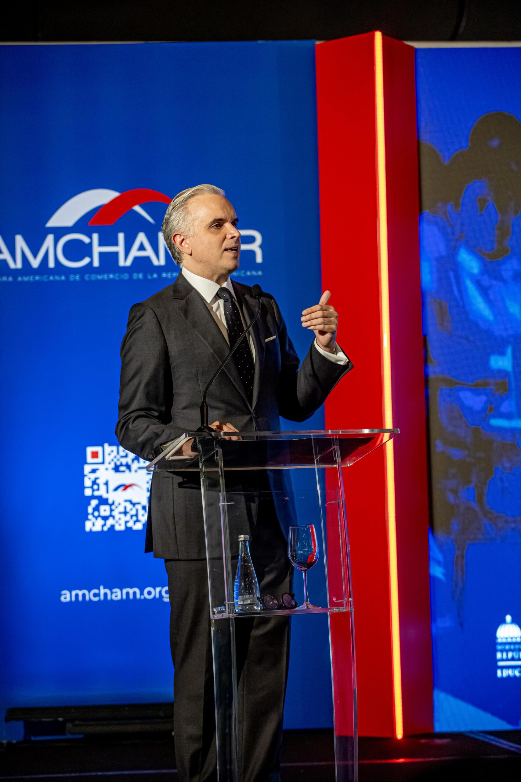 Luis Miguel De Camps presenta estrategia educativa para impulsar empleo, ética y productividad nacional