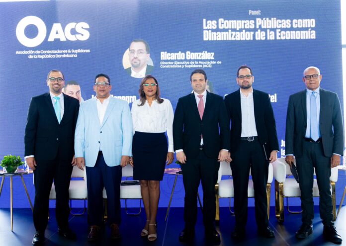 CS celebra exitoso panel sobre compras públicas como motor de desarrollo económico