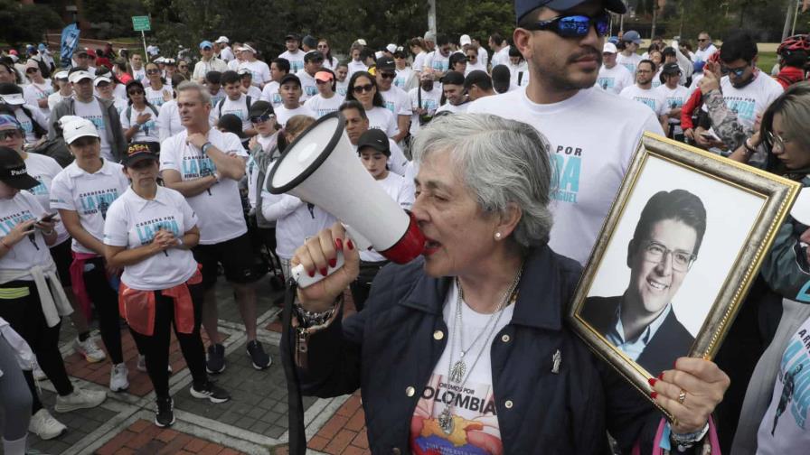 Uribe Turbay lidera intención de voto un mes después del atentado