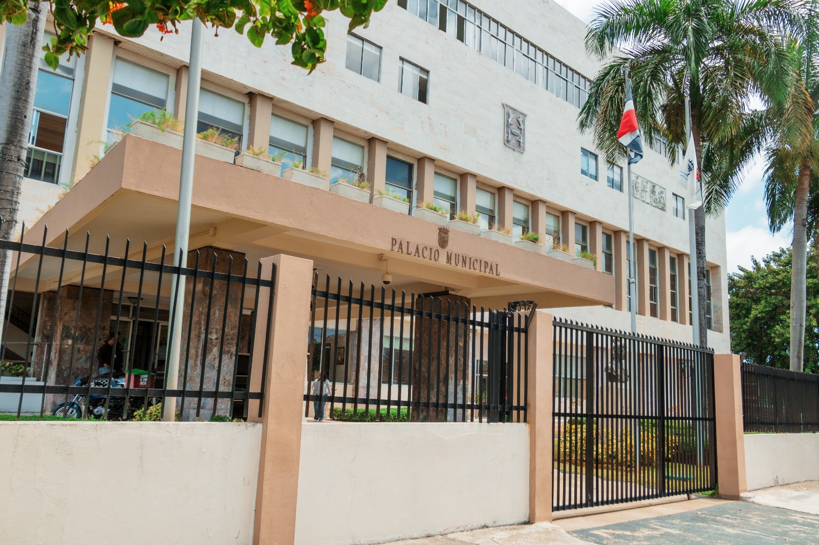 CONADECO RED y productores cebolla denuncian exclusión y exigen pago deuda Agricultura de RD$200 MM
