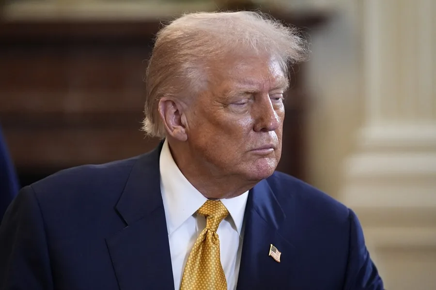 Trump reafirma que a los países con los que no alcance un acuerdo les impondrá en agosto aranceles del 15 al 50 %