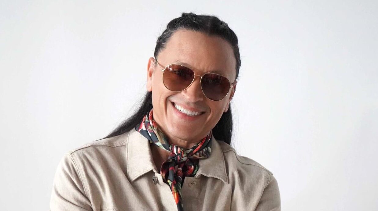 Elvis Crespo se presenta esta noche en La Casa de Alofoke como parte del pre show sorpresa