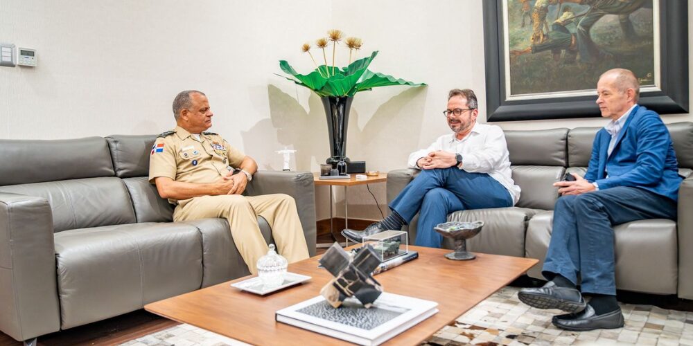 Ministro de Defensa se reúne con enviado especial de la ONU para Haití