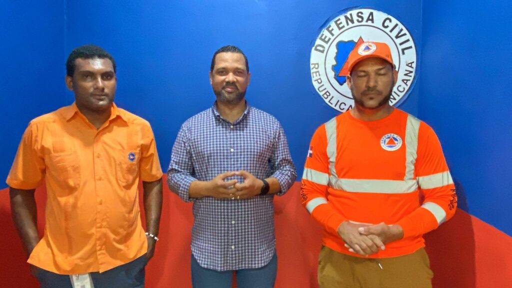 Alcalde de Las Terrenas y Defensa Civil coordinan respuesta a inundación en oficinas municipales