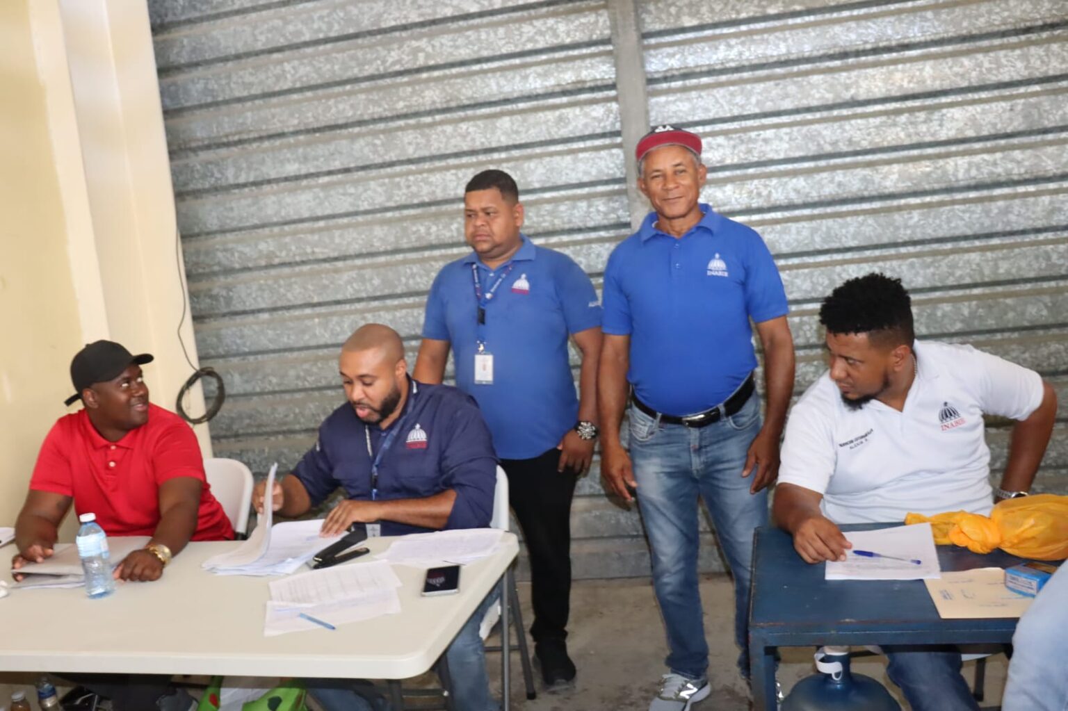 Inabie entrega útiles escolares a más de 100 centros educativos en Azua