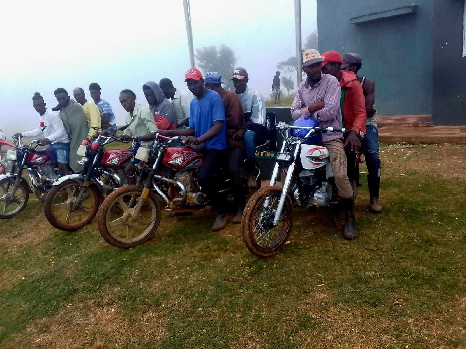 Ejército refuerza vigilancia fronteriza y detiene a 14 haitianos indocumentados en Montecristi