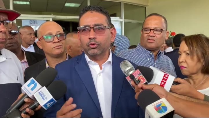 Nelson Gutiérrez responde a querella por difamación del director de la Policía Nacional