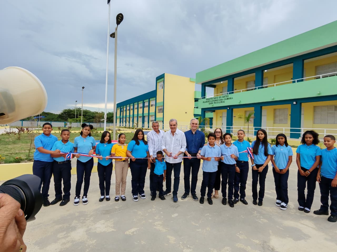Presidente Luis Abinader y ministro Luis Miguel De Camps inauguran politécnico en Navarrete que beneficiará a más de 800 estudiantes