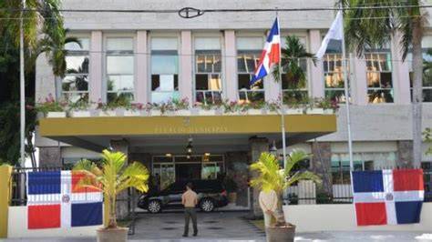 Alcaldía del DN y Aduanas anuncian reglas de participación en Plásticos por Útiles Escolares