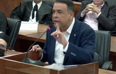 Indignación y sospechas tras restricciones en sentencia de Alexis Medina