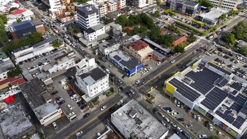 Intervenciones viales bajo “RD se Mueve” agilizan el tránsito en Santo Domingo