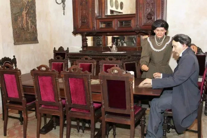 Finge ser turista y roba reliquias de Duarte: prisión preventiva para “el Cojo”