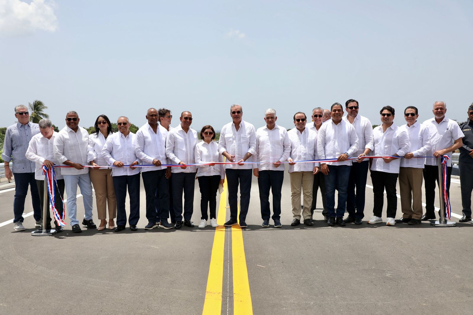 Presidente Abinader inaugura Circunvalación de Baní, obra clave para el desarrollo del sur