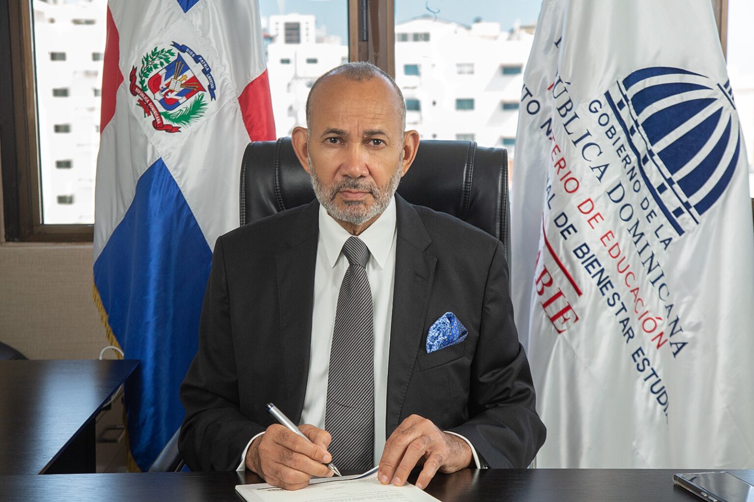 Víctor Castro afirma que su gestión en INABIE alertó a Pro-Competencia sobre colusión en licitaciones