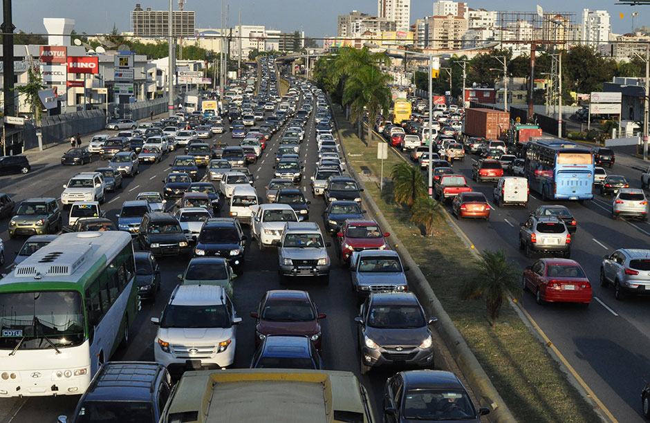 Gabinete de Transporte implementará cuarta fase de restricción de giros a la izquierda en la John F. Kennedy y la 27 de Febrero