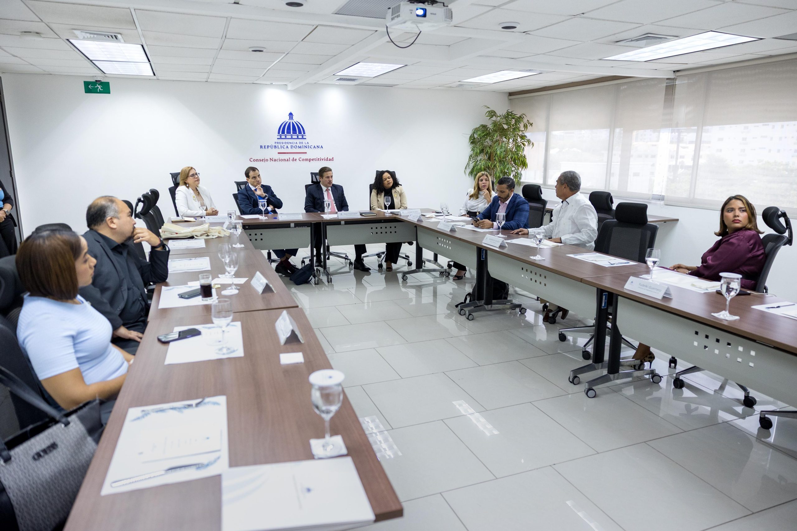 Gobierno presenta a directores de medios avances de Meta RD 2036 y el concurso República de Ideas