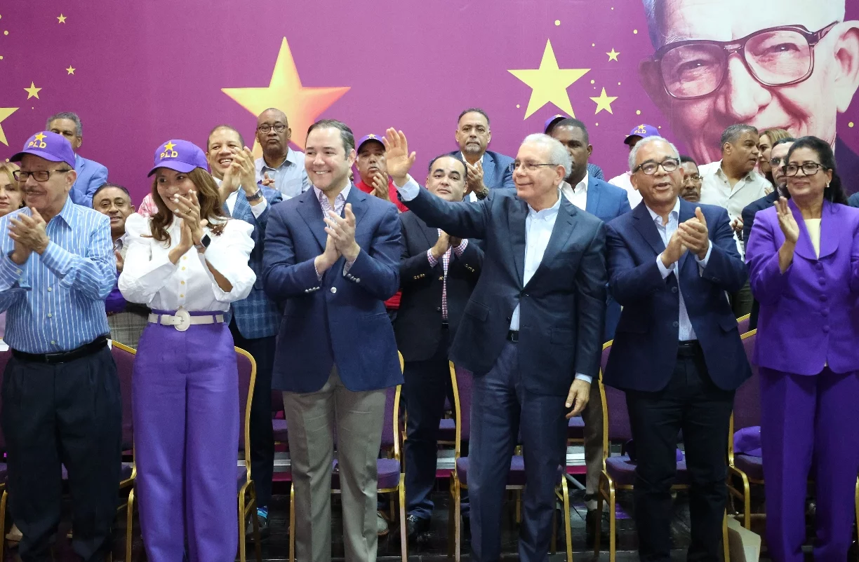 PLD se moviliza para frenar declive y recuperar terreno político
