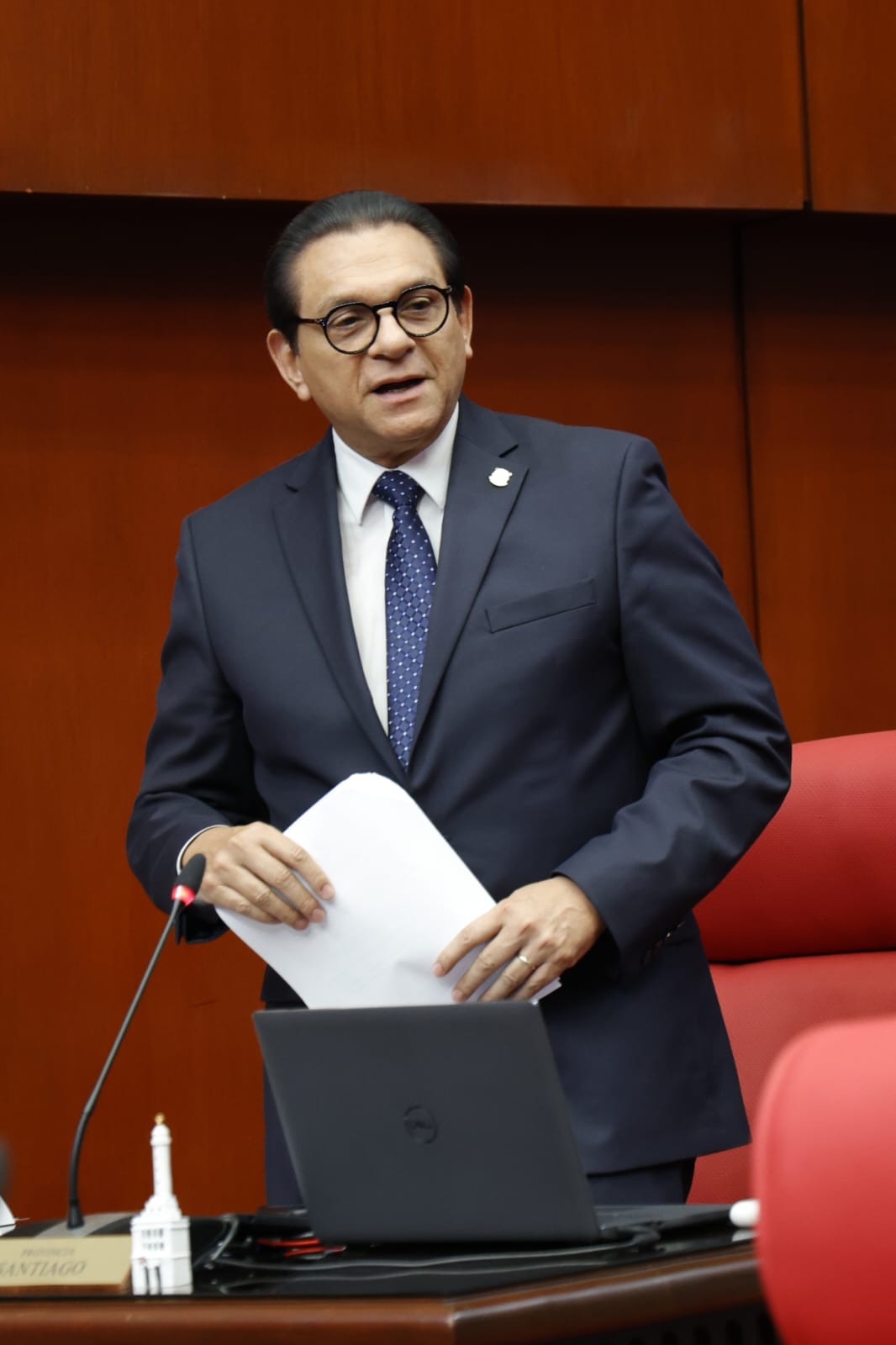 Senador resalta inversión en infraestructura en Santiago