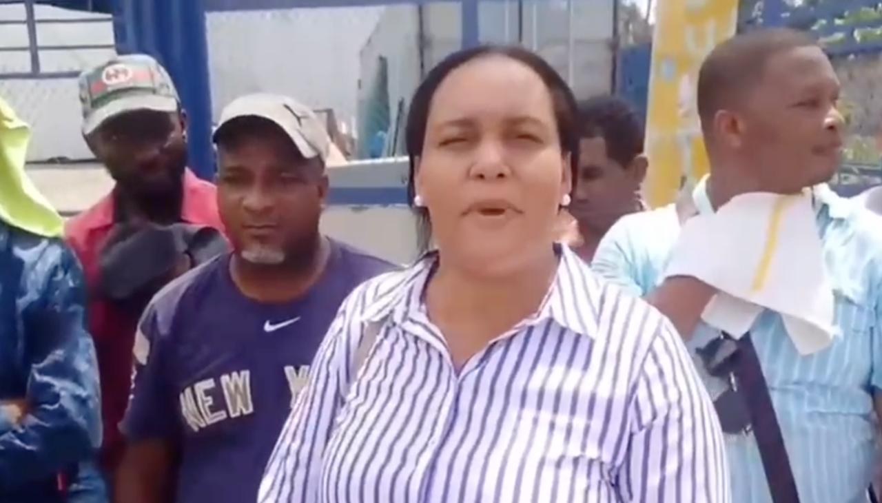 Organizaciones denuncian abandono y deficiencias en servicios básicos en el sector El Tamarindo en SDE; exigen soluciones
