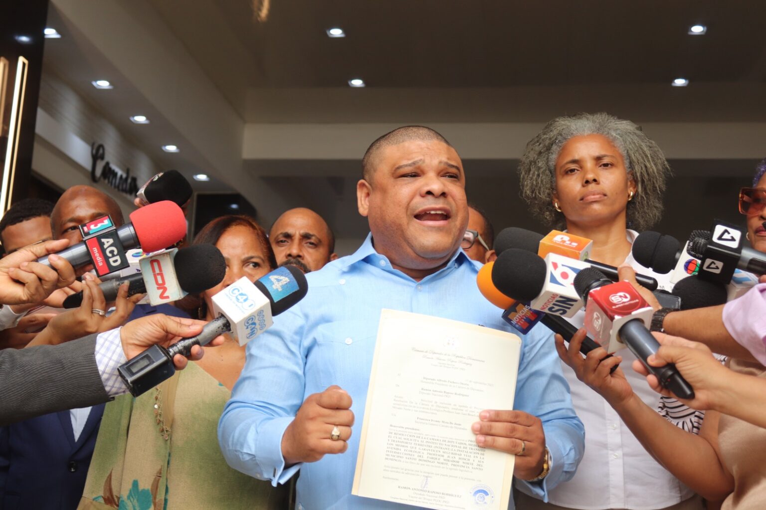 Diputado Ramón Raposo propone instalar semáforos en la avenida Ecológica para frenar accidentes en Santo Domingo Norte