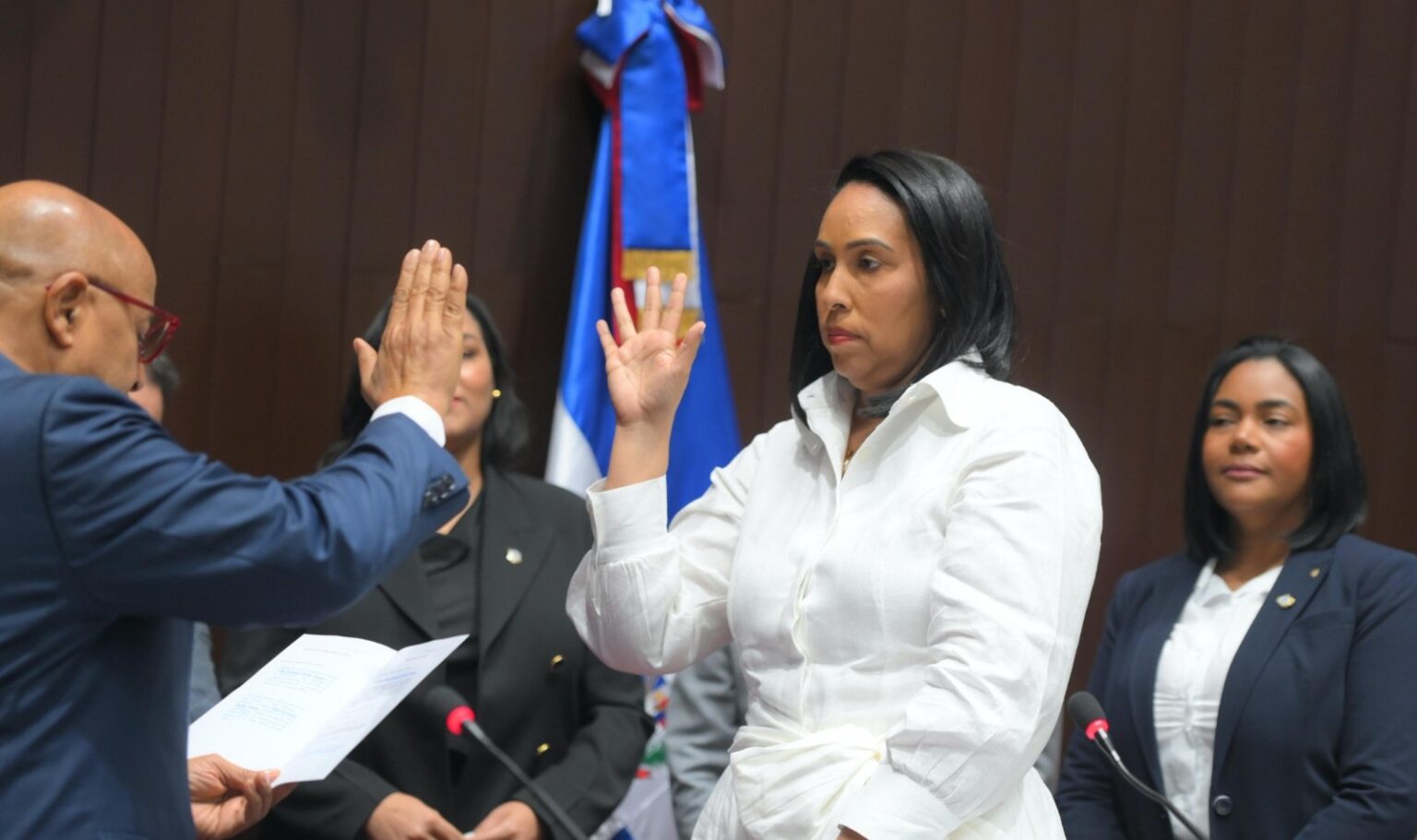 Cámara de Diputados juramenta a Vilma Morillo Vásquez como nueva representante de La Vega