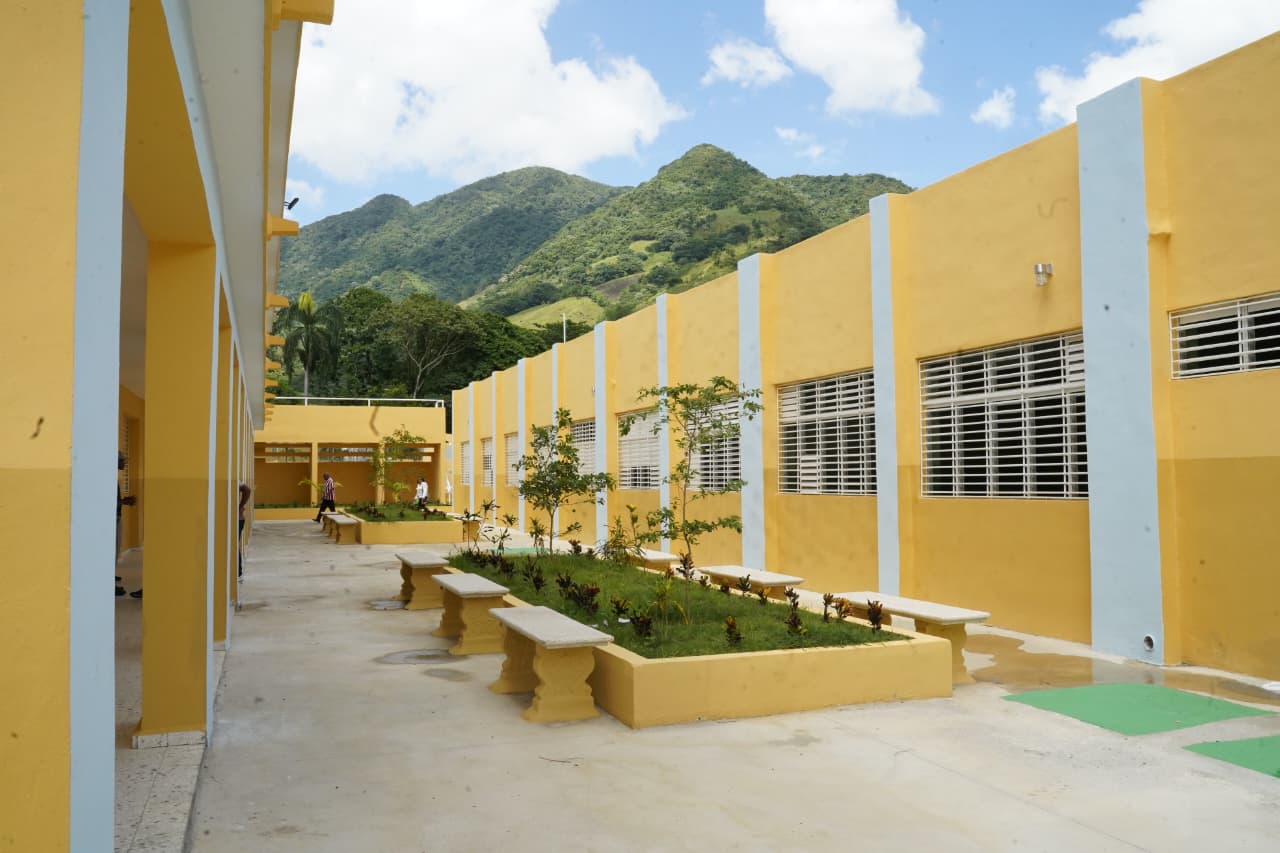 Gobierno inaugura centros educativos que beneficiarán a más de 500 niños en San Cristóbal y Guerra