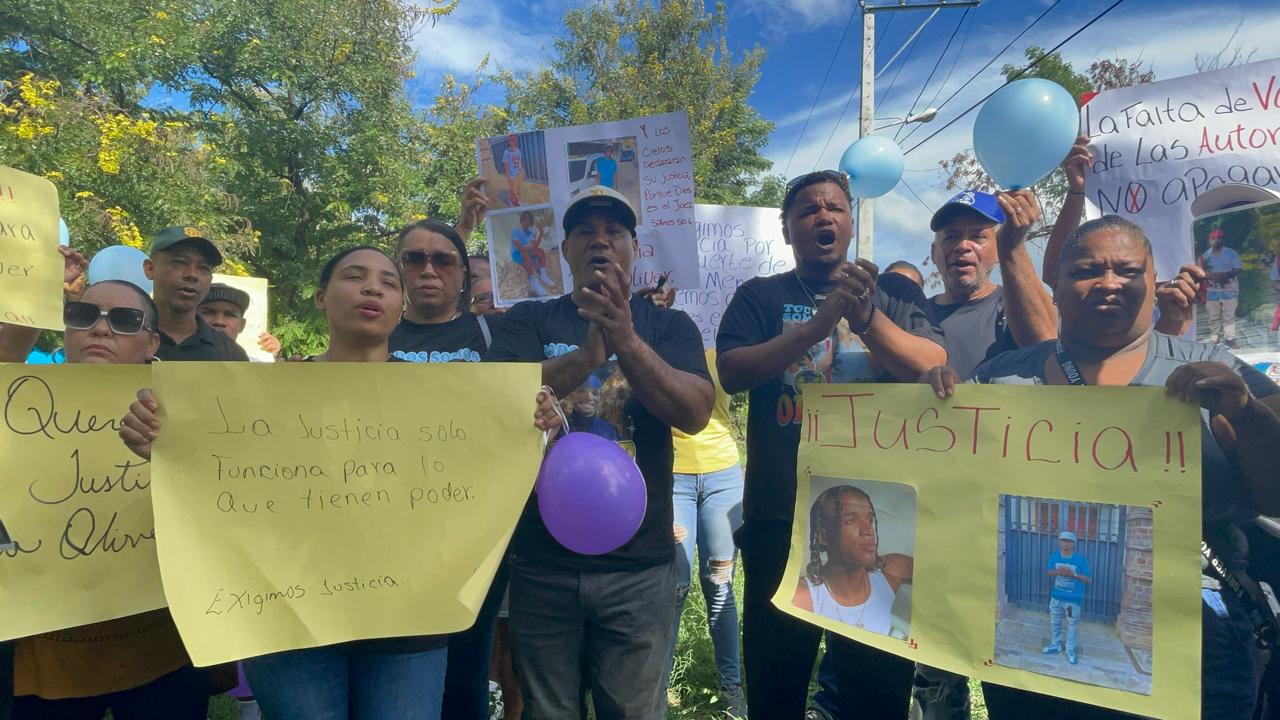 Marchan por justicia en Santiago: familia de joven asesinado exige respuestas tras dos años de impunidad