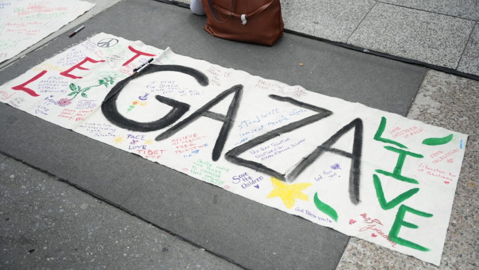 Activistas claman por paz en Gaza frente a la ONU: “Soldados de Israel matando niños”