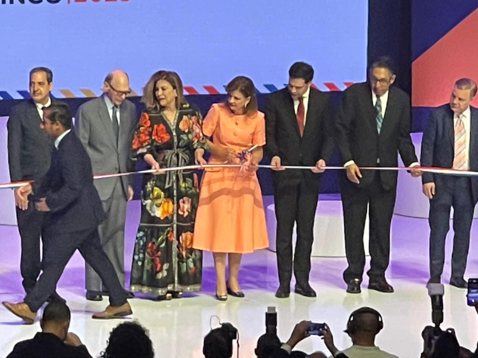 La Feria del Libro 2025 abrió con homenaje a la historia y apuesta por la niñez