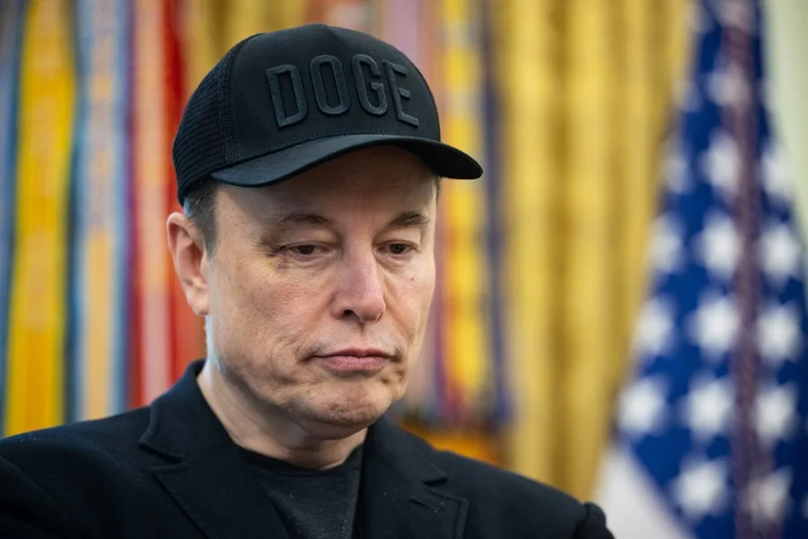 Elon Musk compra acciones de Tesla por 1.000 millones de dólares