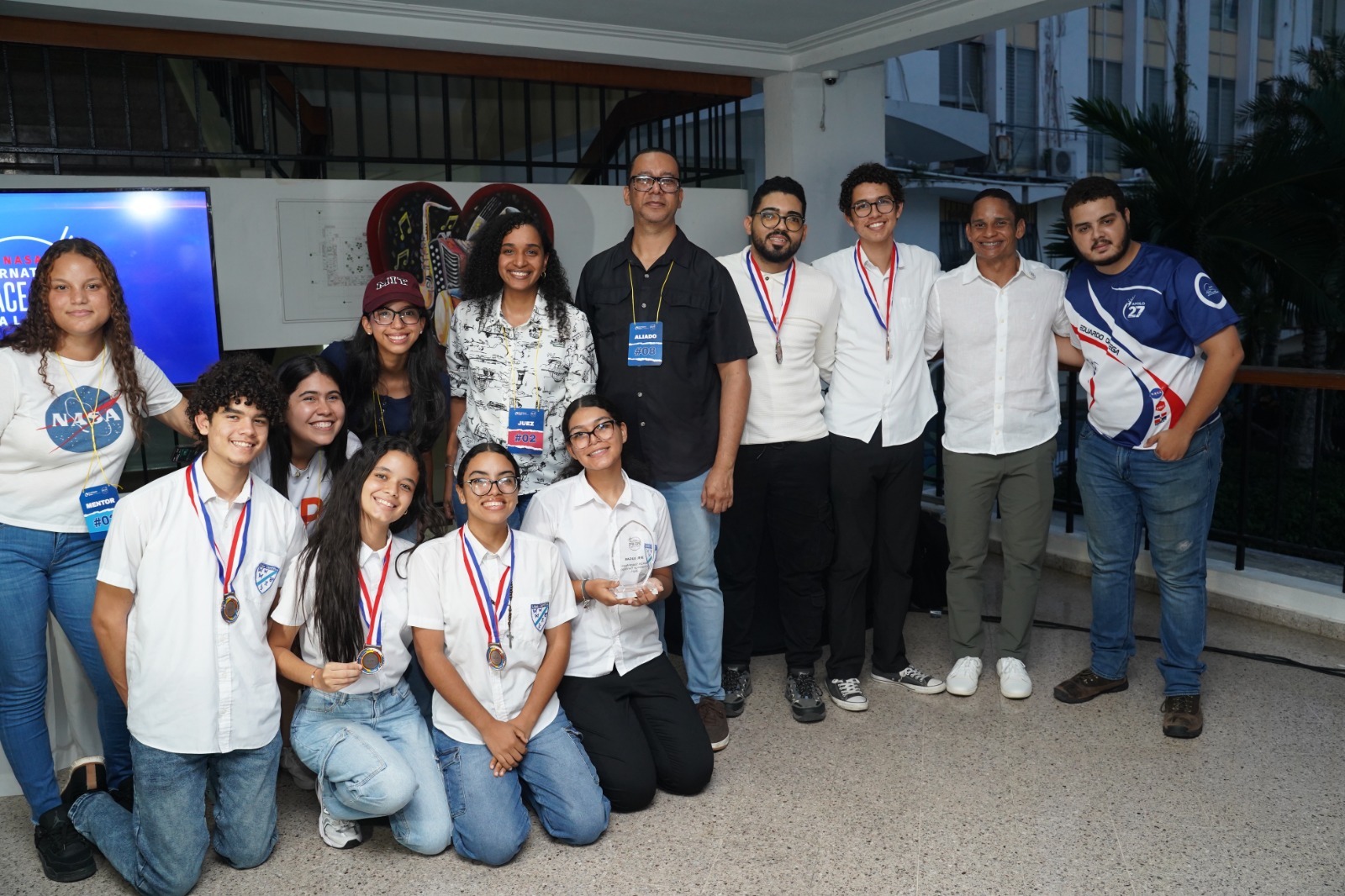 Estudiantes del sector público ganan todas las categorías del NASA Space Apps Challenge 2025 en Santiago de los Caballeros