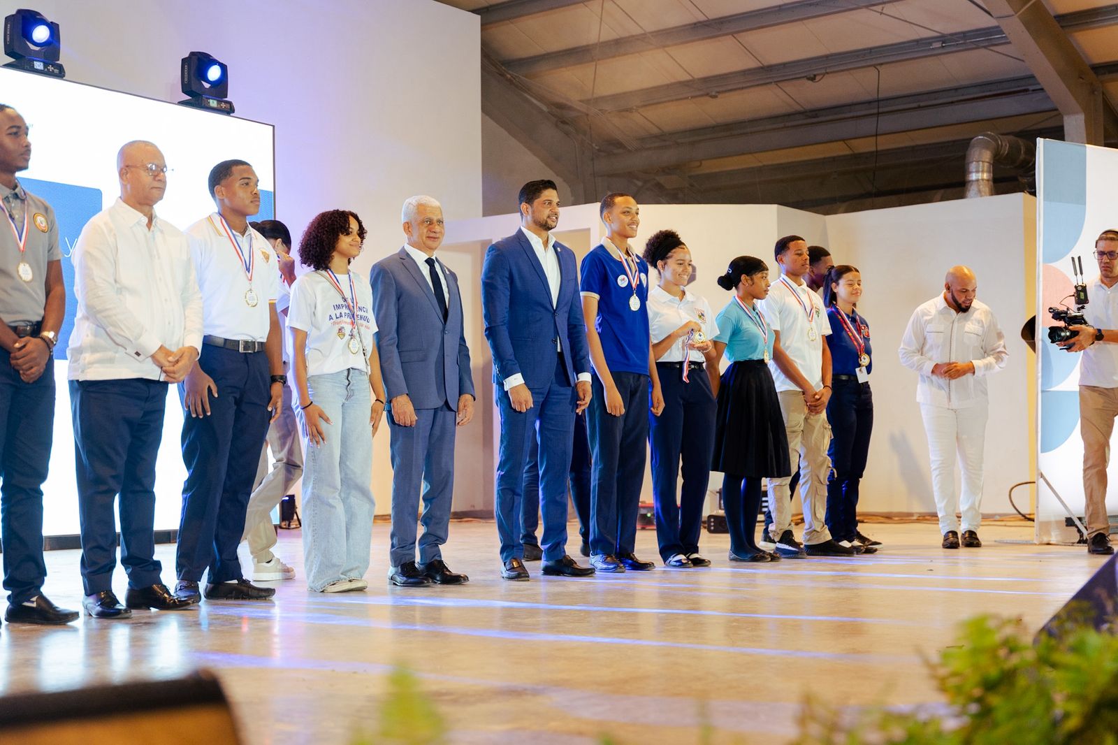 Senador Gustavo Lara Salazar reconoce el compromiso y esfuerzo de los participantes del programa “Labor Social y Promoción de Cultura Ciudadana”
