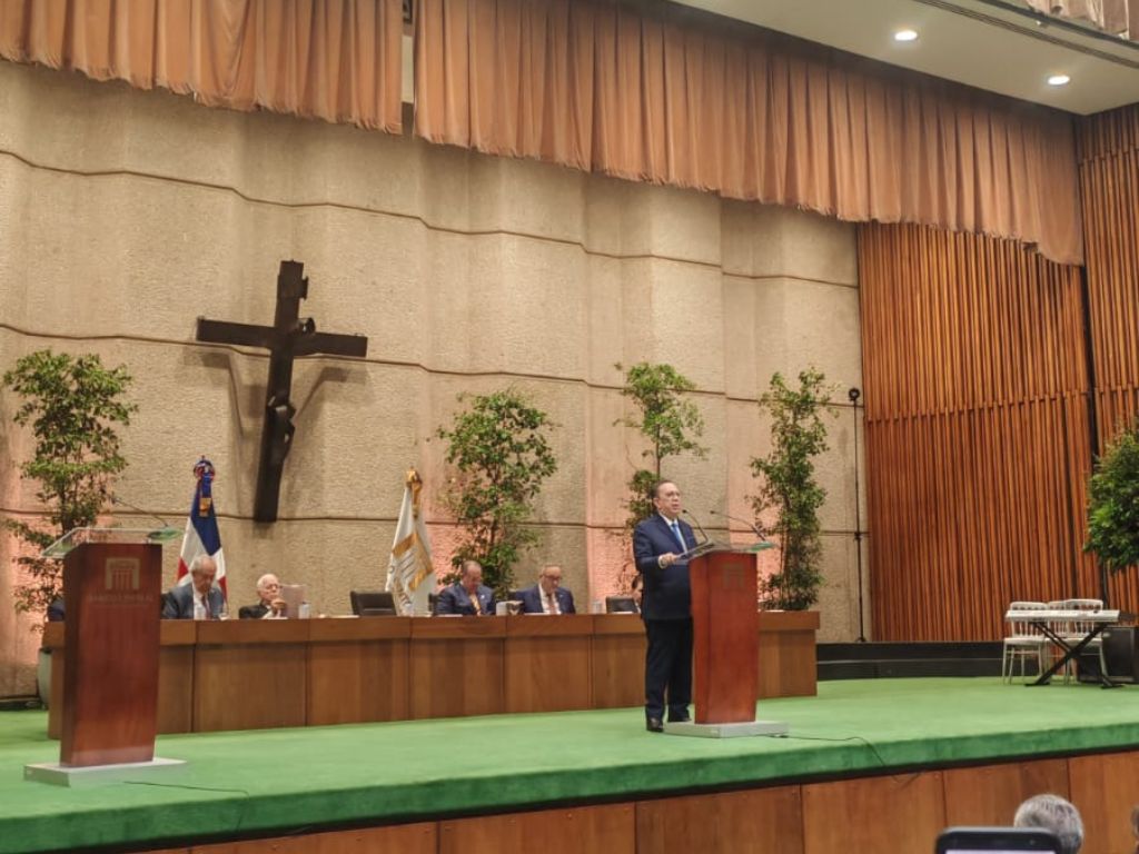 Banco Central proyecta crecimiento moderado de 2.5 % al cierre de 2025