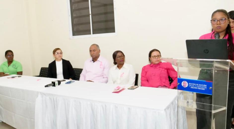 DPS Peravia y Oficina Senatorial Julito Fulcar realizan acto conmemorativo del mes de la prevención del cáncer de mama.