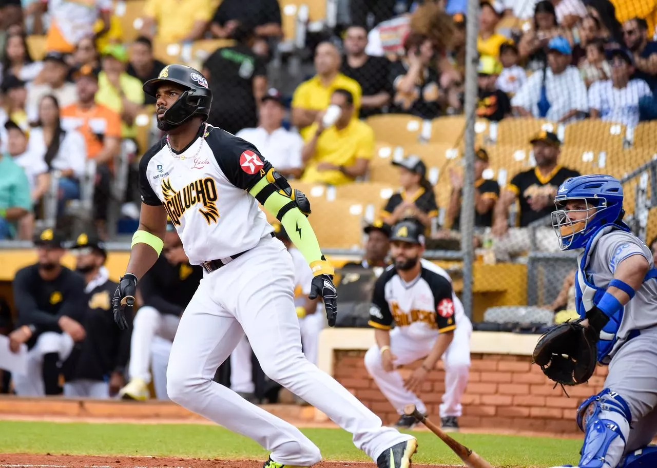 Águilas imponen dominio en el debut: Licey cae 4-0 en Santiago.