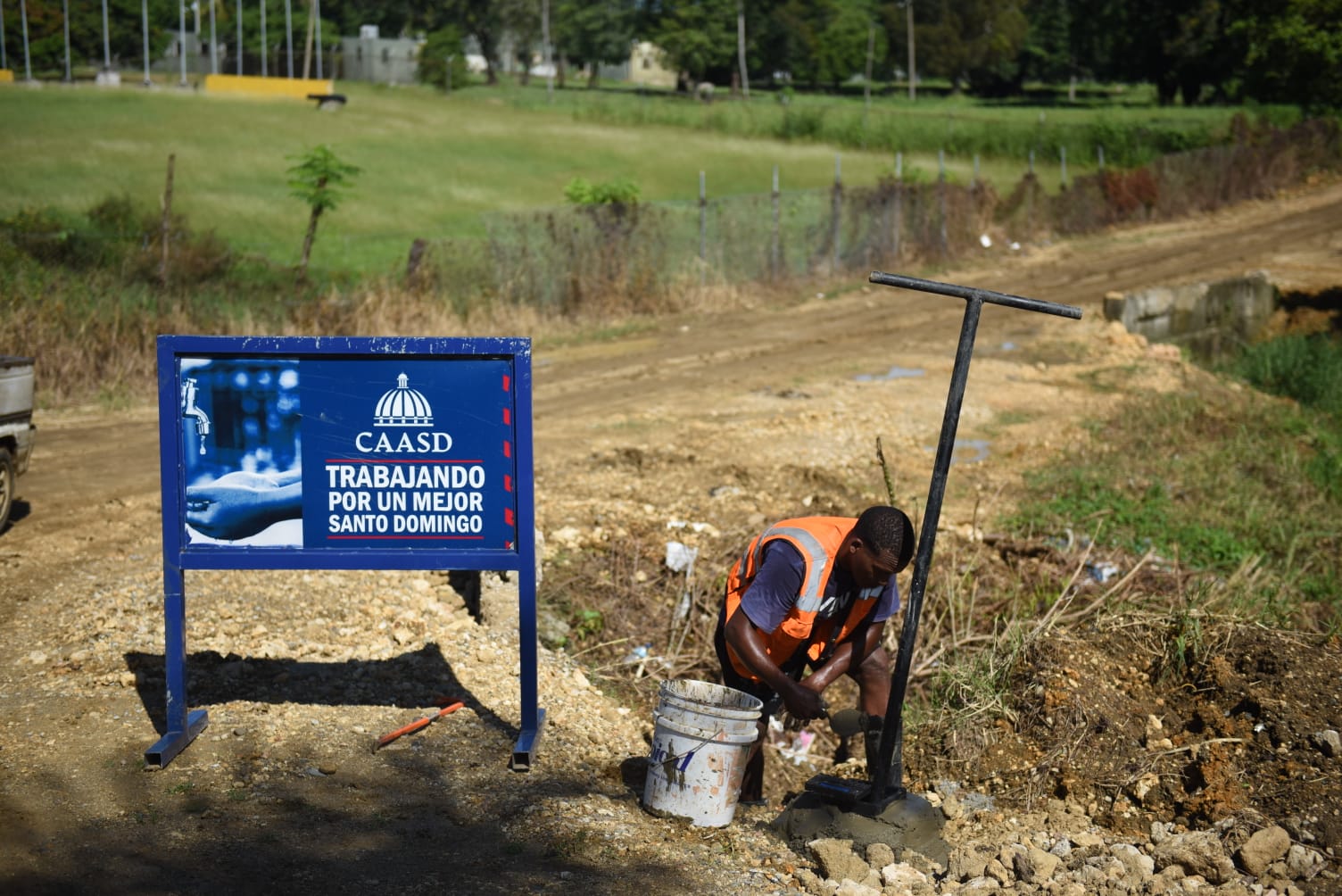 CAASD avanza en su plan de optimización del agua potable en SDE con nueva obra en La Batallita.