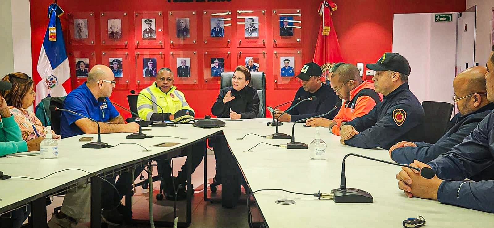 Carolina encabeza reunión de seguimiento para continuar dando respuesta ante el paso de Melissa.