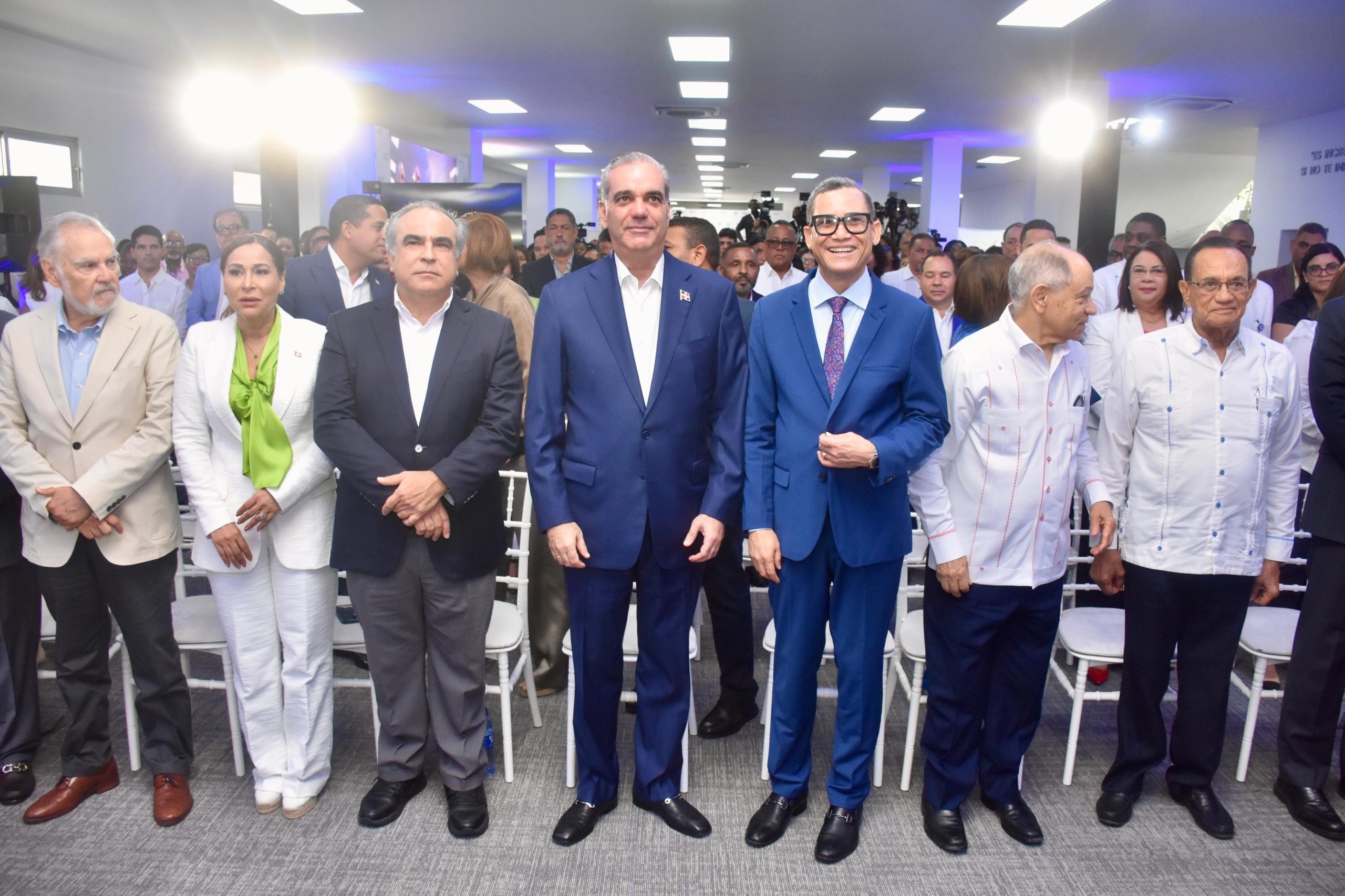 Presidente Abinader lanza programa “RD-Trabaja” con más de 7,000 vacantes disponibles de empleos formales.