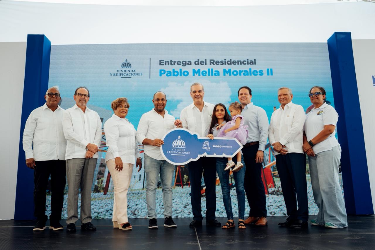 Abinader y Ministro Bonilla entregan 95 nuevas viviendas en Santo Domingo Oeste