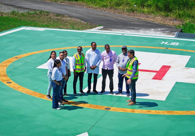 Director del Departamento Aeroportuario supervisa avances de obras en Santiago y La Vega.